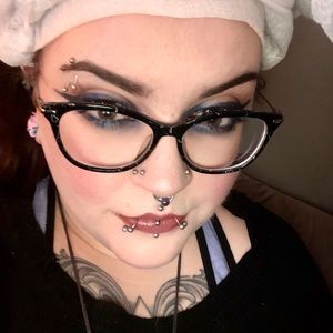 Meet your Posher, Emerald